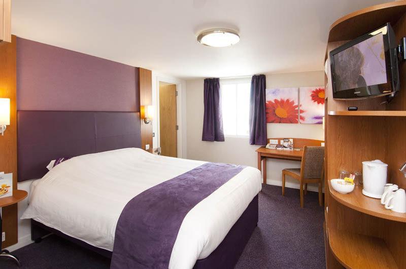 Premier Inn London Ίλφορντ Εξωτερικό φωτογραφία