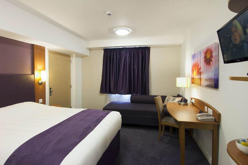 Premier Inn London Ίλφορντ Εξωτερικό φωτογραφία