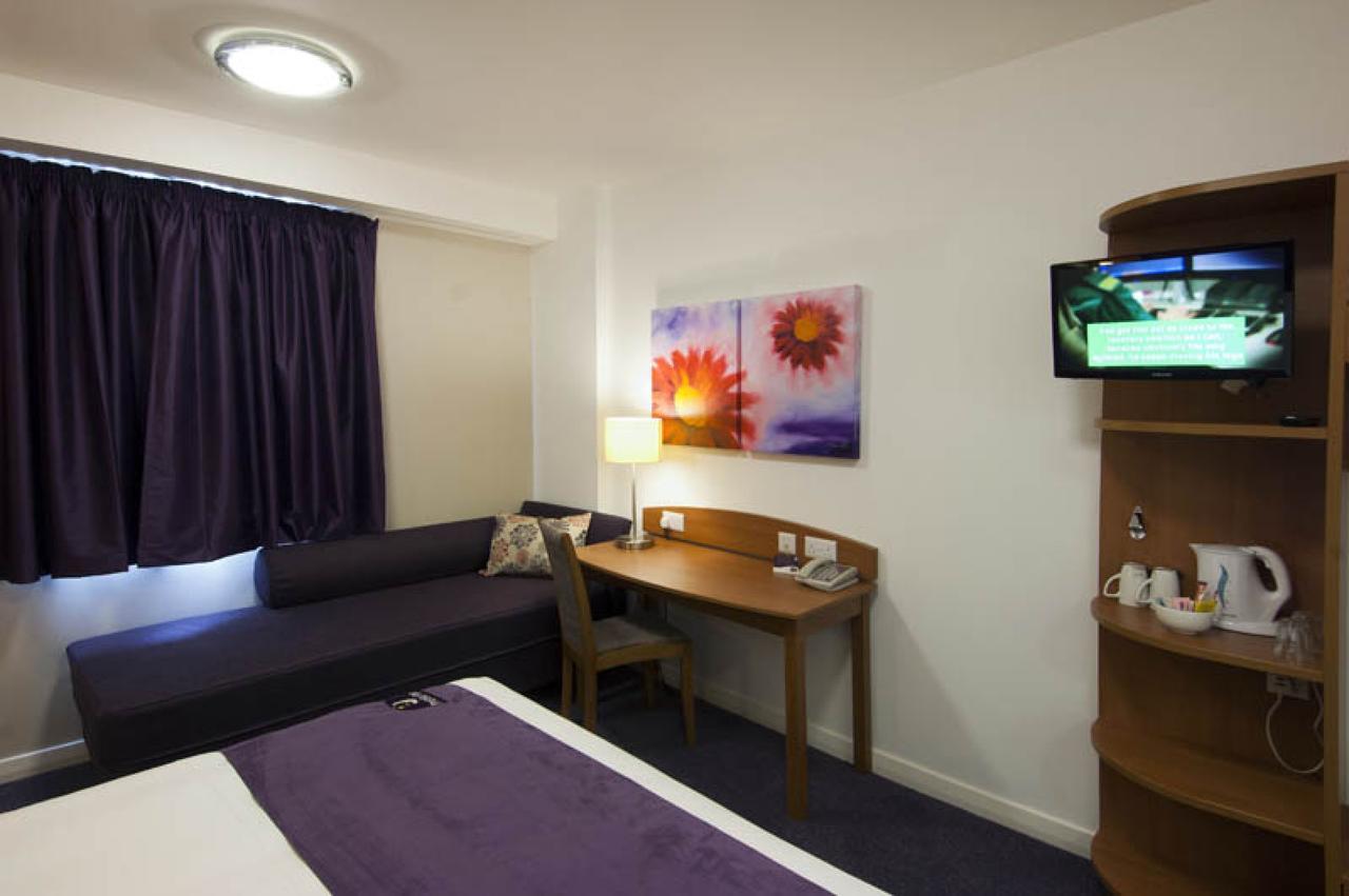 Premier Inn London Ίλφορντ Εξωτερικό φωτογραφία