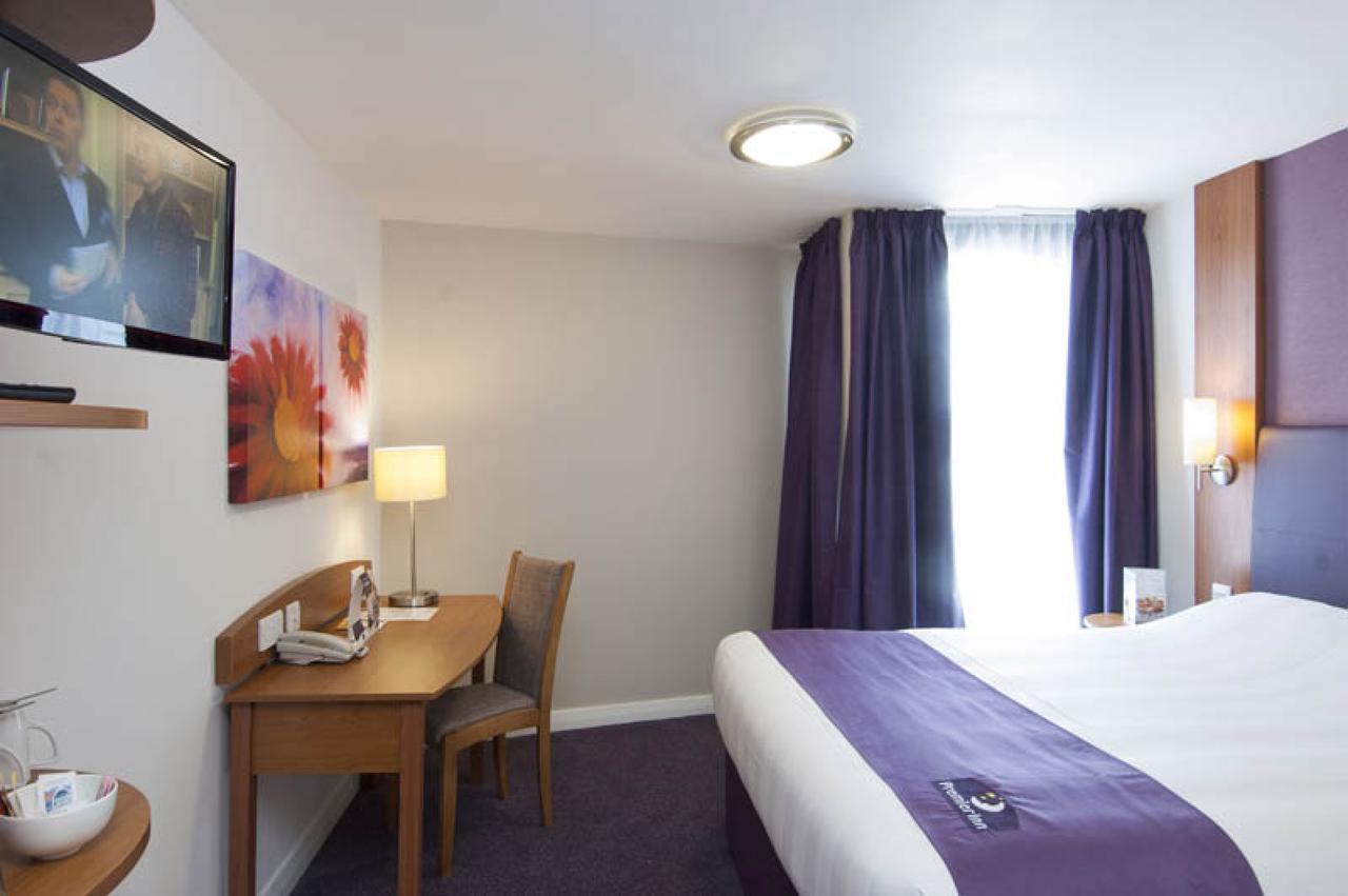 Premier Inn London Ίλφορντ Δωμάτιο φωτογραφία