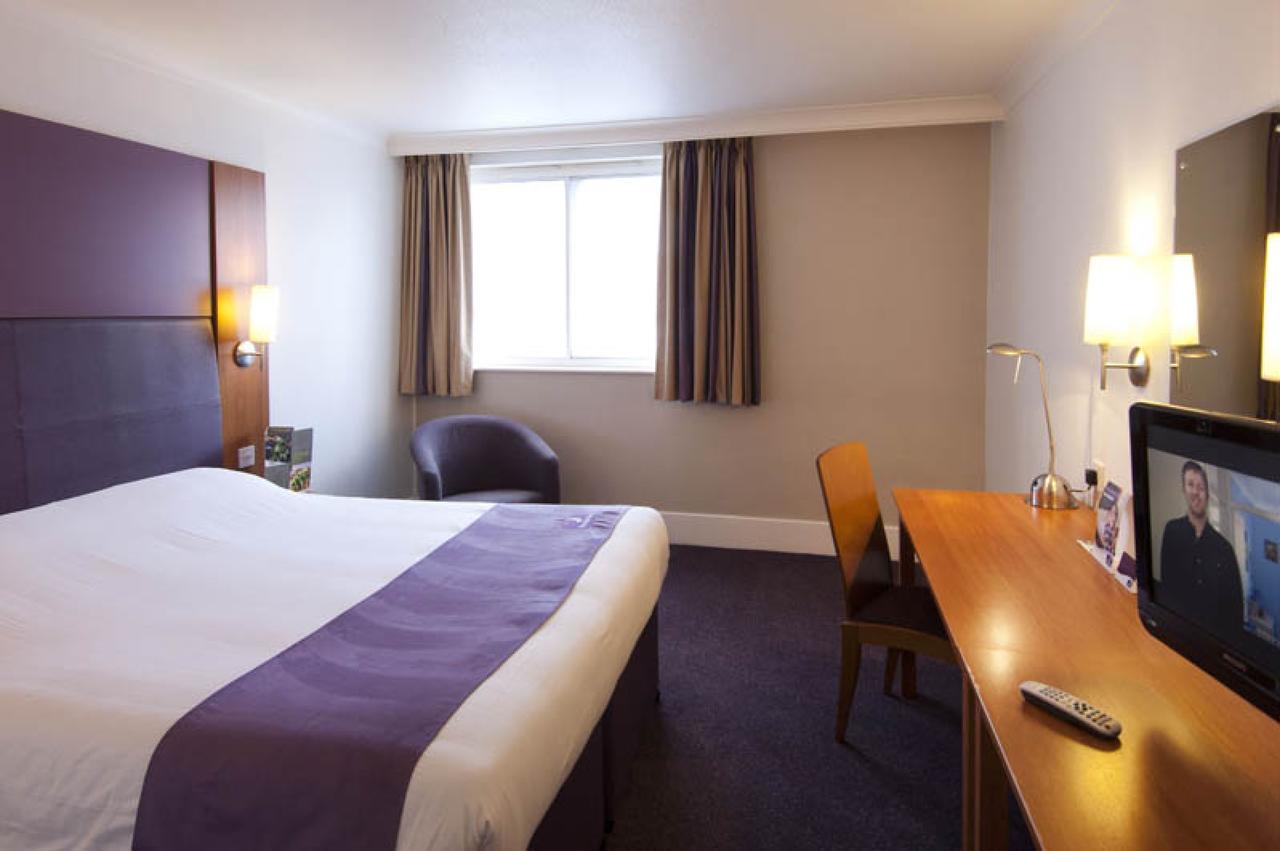 Premier Inn London Ίλφορντ Δωμάτιο φωτογραφία