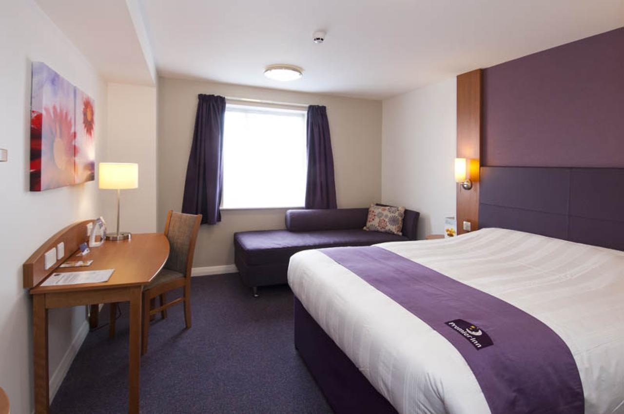 Premier Inn London Ίλφορντ Δωμάτιο φωτογραφία