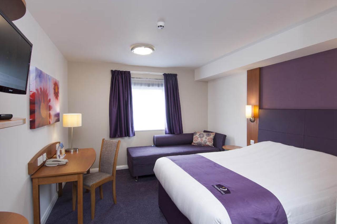 Premier Inn London Ίλφορντ Δωμάτιο φωτογραφία